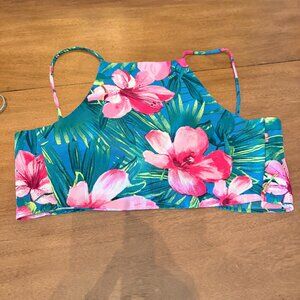 NWOT Show your Mumu Floral 2 set halter floral top and shorts. Size M